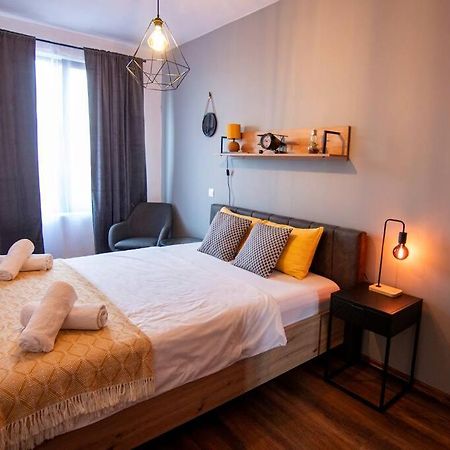Аpartment With Free Parking Apartment Sofia Bagian luar foto