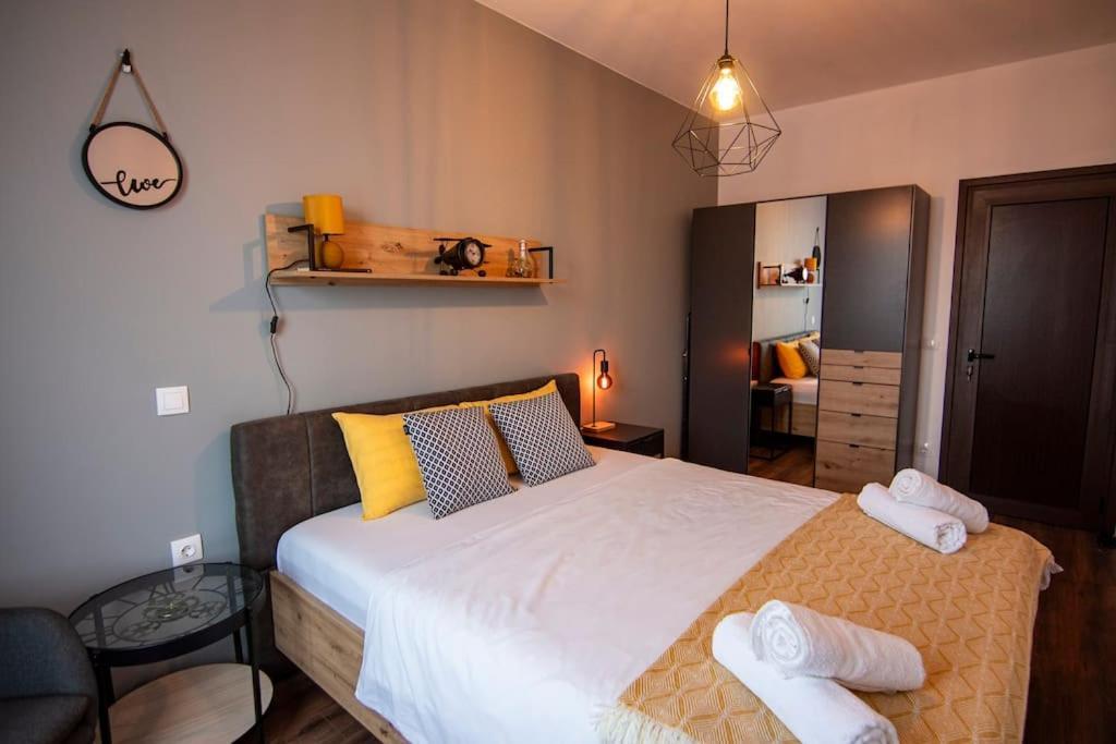 Аpartment With Free Parking Apartment Sofia Bagian luar foto